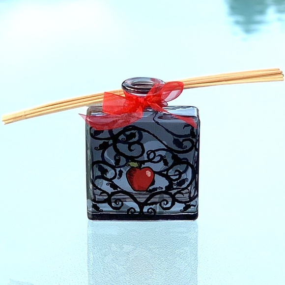 Disney Snow White Red Apple Glass Bottle Reed Essential Oil or Incense Diffuser - Picture 2 of 8